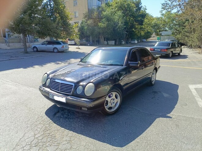Mercedes E 200 2000, 298,500 km - 2.0 l - Bakı