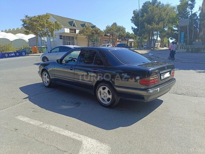 Mercedes E 200 2000, 298,500 km - 2.0 l - Bakı