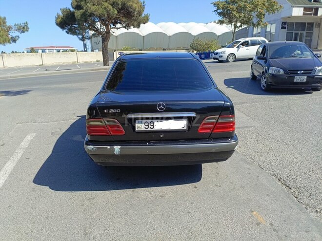 Mercedes E 200 2000, 298,500 km - 2.0 l - Bakı