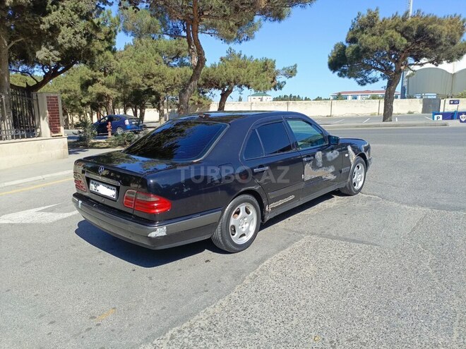 Mercedes E 200 2000, 298,500 km - 2.0 l - Bakı