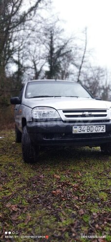 Chevrolet Niva 2004, 300,000 km - 1.7 l - Qax
