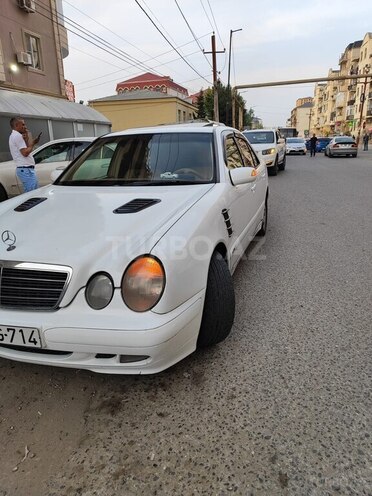 Mercedes E 220 1999, 360,000 km - 2.2 l - Bakı