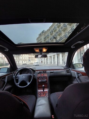 Mercedes E 220 2001, 504,000 km - 2.2 л - Bakı