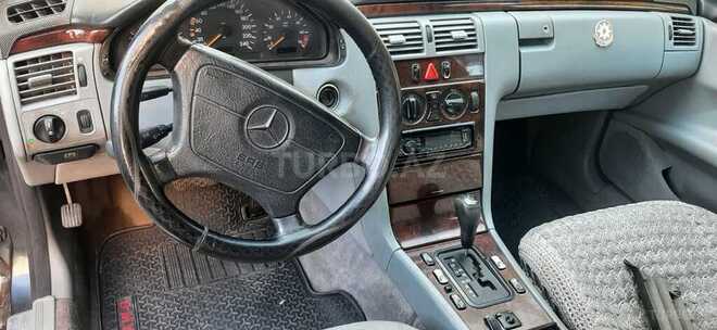 Mercedes E 200 1997, 413,000 km - 2.0 l - Bakı