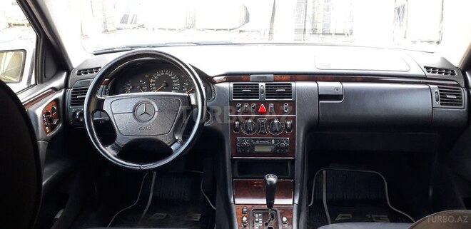 Mercedes E 280 1999, 270,000 km - 2.8 l - Gəncə