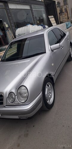 Mercedes E 280 1999, 270,000 km - 2.8 l - Gəncə