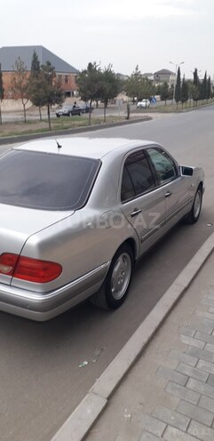 Mercedes E 280 1999, 270,000 km - 2.8 l - Gəncə