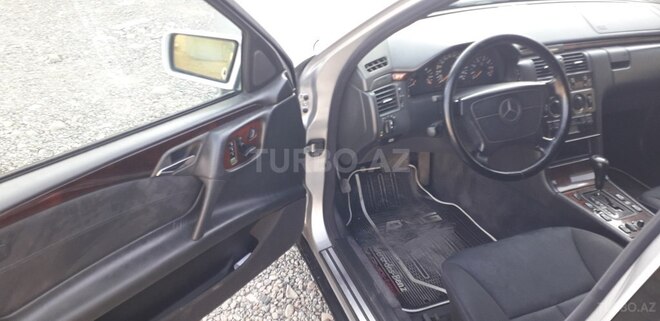 Mercedes E 280 1999, 270,000 km - 2.8 l - Gəncə