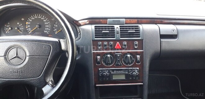 Mercedes E 280 1999, 270,000 km - 2.8 l - Gəncə
