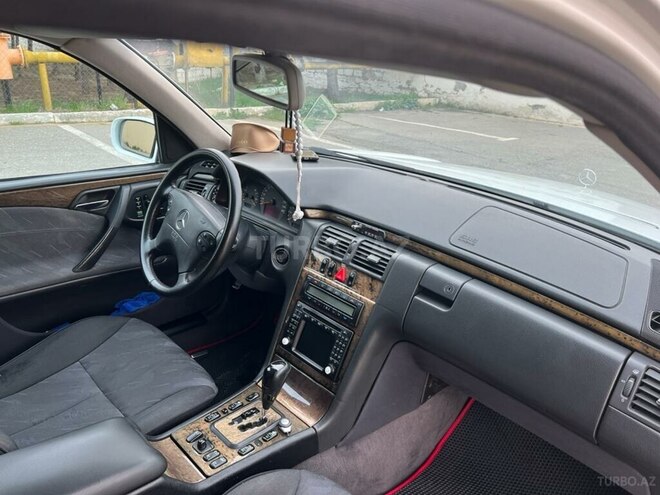 Mercedes E 240 2001, 336,000 km - 2.4 l - Şirvan