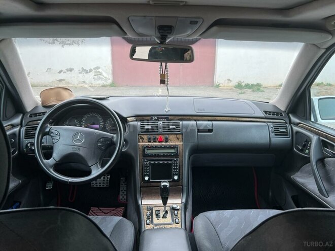 Mercedes E 240 2001, 336,000 km - 2.4 l - Şirvan