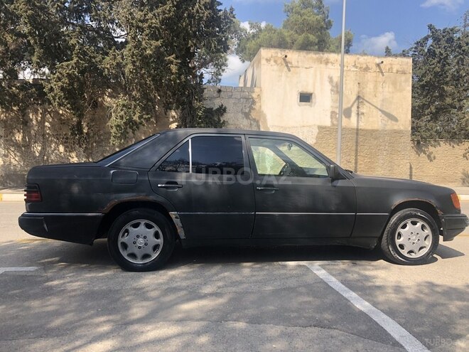Mercedes E 220 1993, 536,906 km - 2.2 l - Bakı