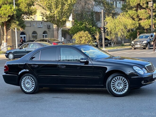 Mercedes E 220 2002, 245,000 km - 2.2 l - Bakı