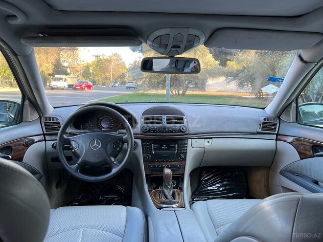 Mercedes E 220 2002, 245,000 km - 2.2 l - Bakı