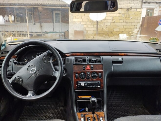 Mercedes E 220 2002, 430,642 km - 2.2 л - Şirvan