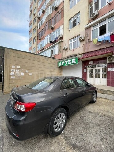Toyota Corolla 2011, 253,000 km - 1.4 l - Bakı
