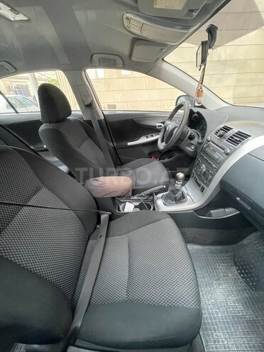 Toyota Corolla 2011, 253,000 km - 1.4 l - Bakı