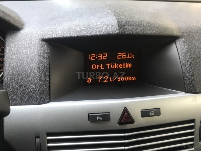 Opel Astra 2010, 220,000 km - 1.4 l - Bakı