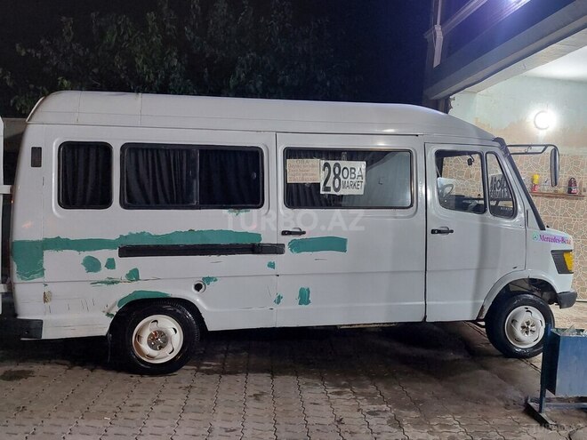 Mercedes 208 D 1993, 561,325 km - 2.9 l - Gəncə