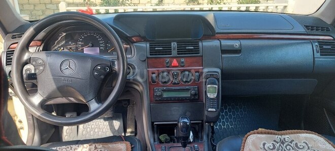 Mercedes E 220 2001, 650,000 km - 2.2 l - Bakı
