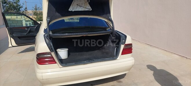 Mercedes E 220 2001, 650,000 km - 2.2 l - Bakı