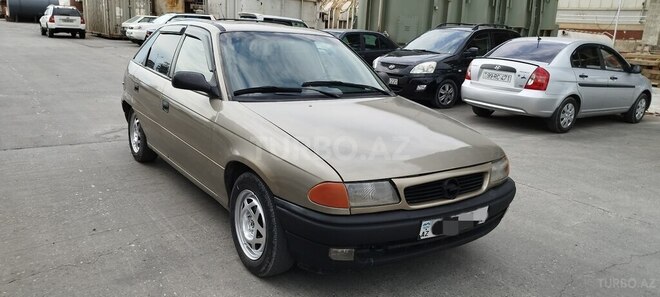 Opel Astra 1996, 315,000 km - 1.6 l - Sumqayıt