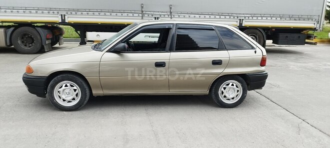Opel Astra 1996, 315,000 km - 1.6 l - Sumqayıt
