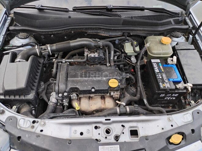 Opel Astra 2006, 254,218 km - 1.4 л - Tovuz