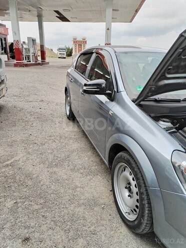 Opel Astra 2006, 254,218 km - 1.4 л - Tovuz