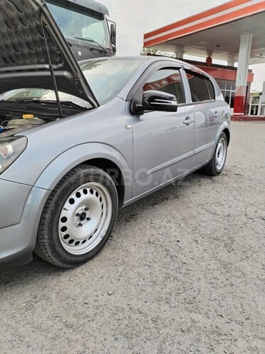 Opel Astra 2006, 254,218 km - 1.4 л - Tovuz