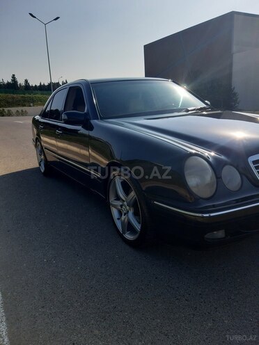 Mercedes E 240 2001, 189,000 km - 2.4 l - Bakı