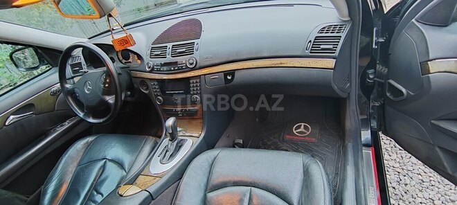 Mercedes E 240 2002, 223,000 km - 2.4 l - Sabirabad