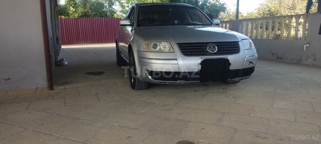 Volkswagen Passat 2001, 221,001 km - 1.8 l - Salyan
