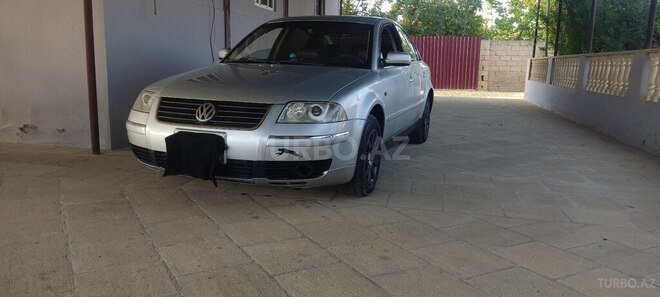 Volkswagen Passat 2001, 221,001 km - 1.8 l - Salyan