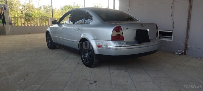Volkswagen Passat 2001, 221,001 km - 1.8 l - Salyan