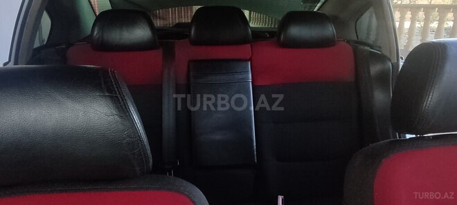 Volkswagen Passat 2001, 221,001 km - 1.8 l - Salyan