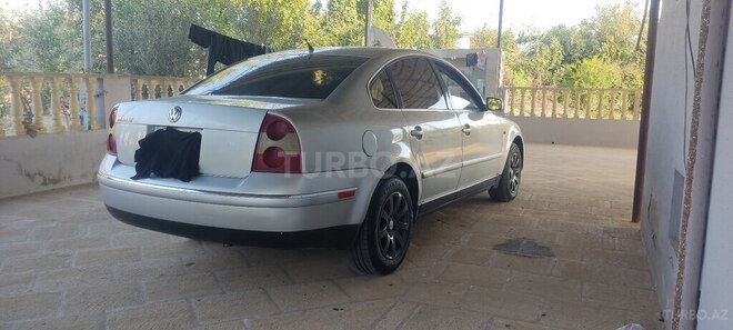 Volkswagen Passat 2001, 221,001 km - 1.8 l - Salyan