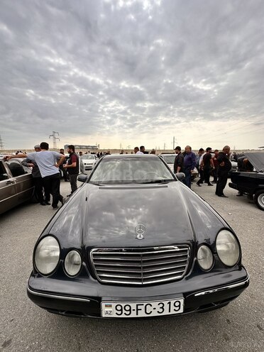Mercedes E 220 2000, 250,000 km - 2.2 l - Bakı