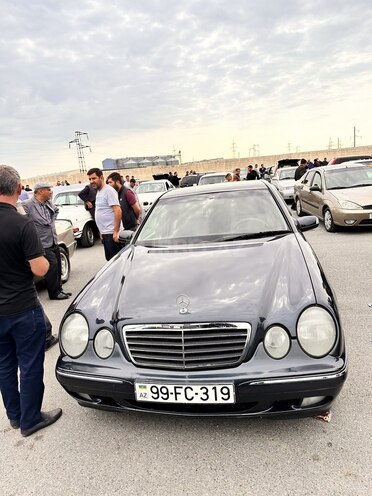 Mercedes E 220 2000, 250,000 km - 2.2 l - Bakı