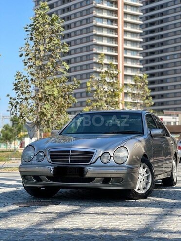 Mercedes E 220 2000, 225,000 km - 2.2 l - Bakı
