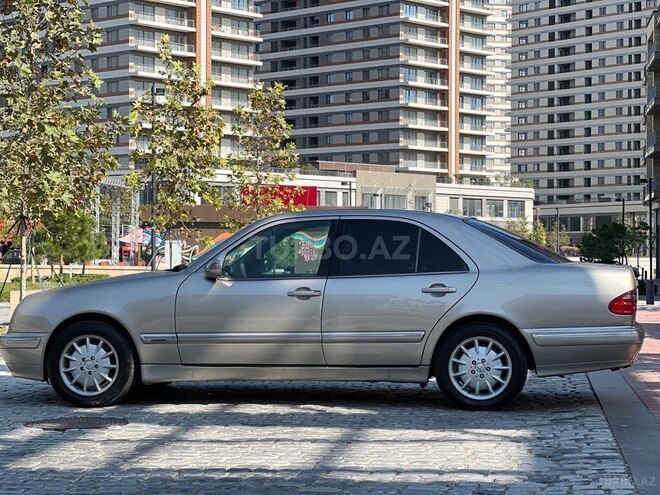 Mercedes E 220 2000, 225,000 km - 2.2 l - Bakı