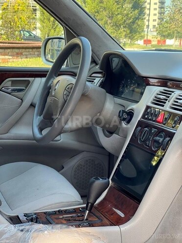 Mercedes E 220 2000, 225,000 km - 2.2 l - Bakı