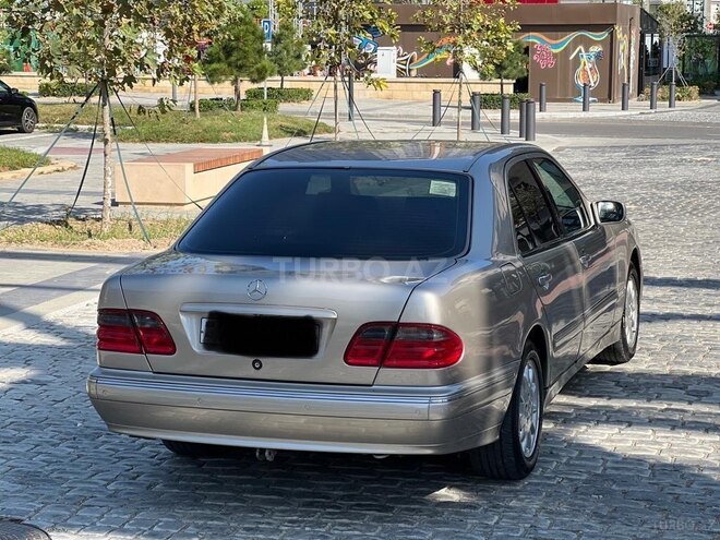 Mercedes E 220 2000, 225,000 km - 2.2 l - Bakı