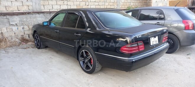 Mercedes E 320 1996, 170,600 km - 3.2 л - Sumqayıt