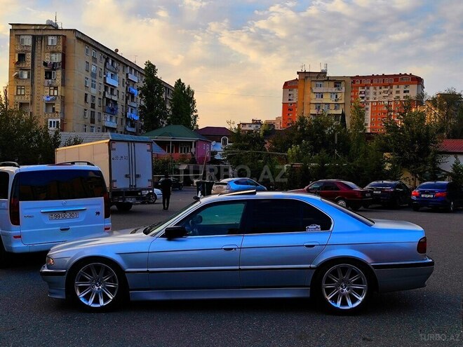 BMW 735 2001, 258,000 km - 3.5 l - Bakı
