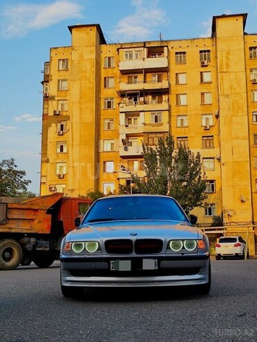 BMW 735 2001, 258,000 km - 3.5 l - Bakı