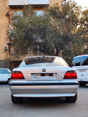 BMW 735 2001, 258,000 km - 3.5 l - Bakı
