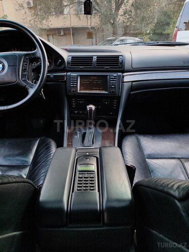 BMW 735 2001, 258,000 km - 3.5 l - Bakı