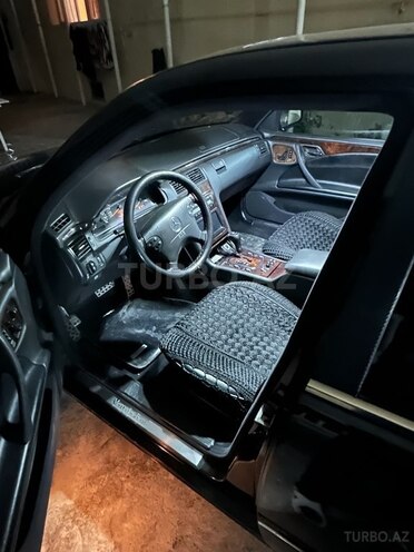 Mercedes E 320 2000, 386,000 km - 3.2 l - Ağcabədi