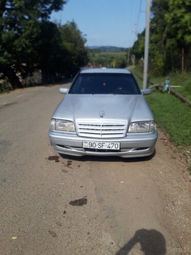 Mercedes C 220 1999, 560,000 km - 2.2 l - Astara